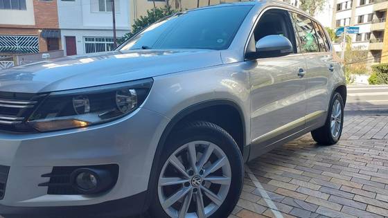 VOLKSWAGEN TIGUAN 2.0 TSI 16V TURBO GASOLINA 4P TIPTRONIC VOLKSWAGEN TIGUAN 2.0 TSI 16V TURBO GASOLINA 4P TIPTRONIC